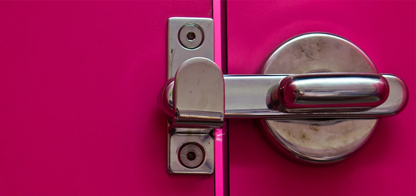 Childproof Gate Lock in Coachella, California